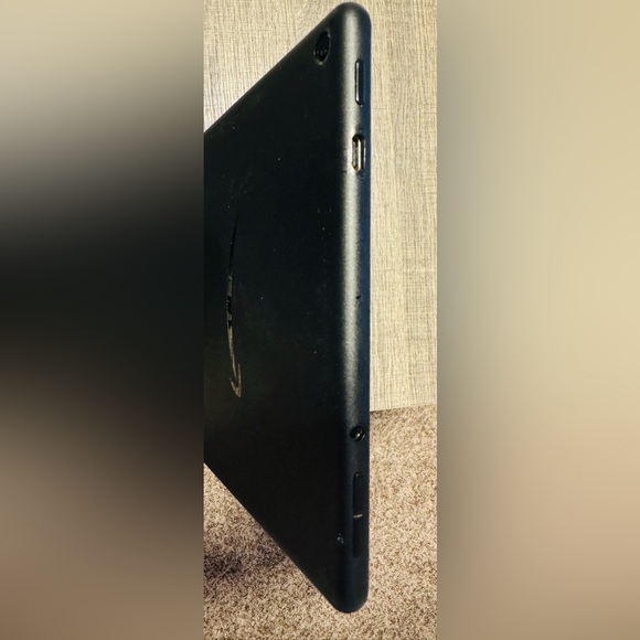 Amazon Fire HD 10” Tablet with Charger Included - Picture 5 of 8